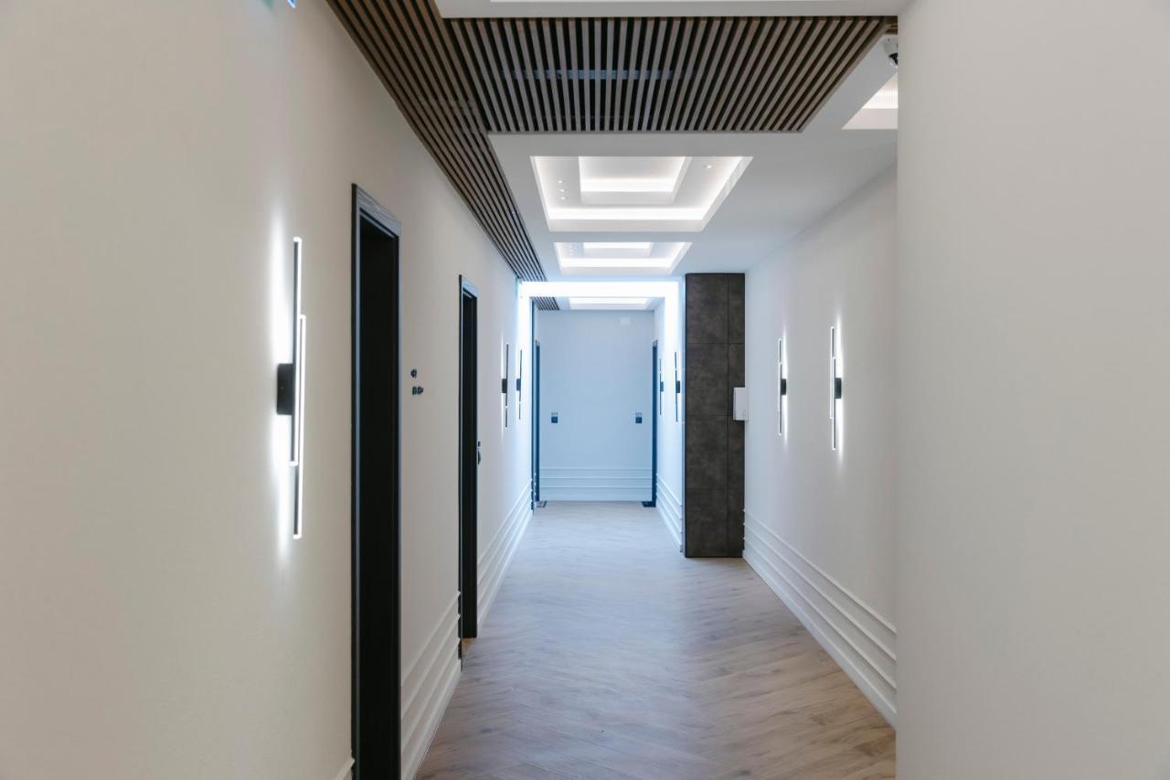 The Forest - Luxe Central Apt With Free Secured Parking Brasov Exterior photo